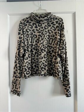 Leopard Print Turtleneck Sweater - Cream & Black